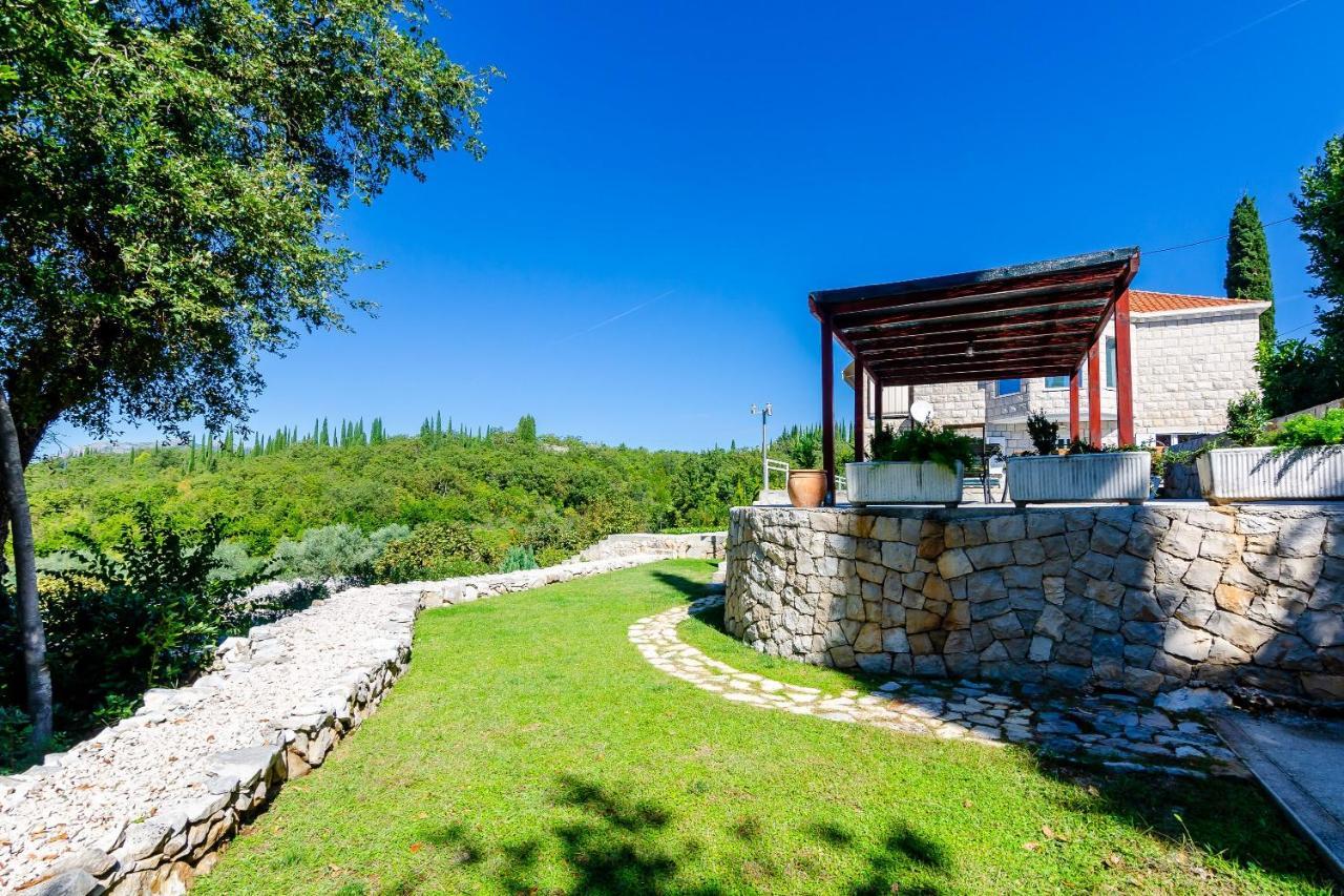 Villa Oasis Cypress Čilipi Exteriér fotografie