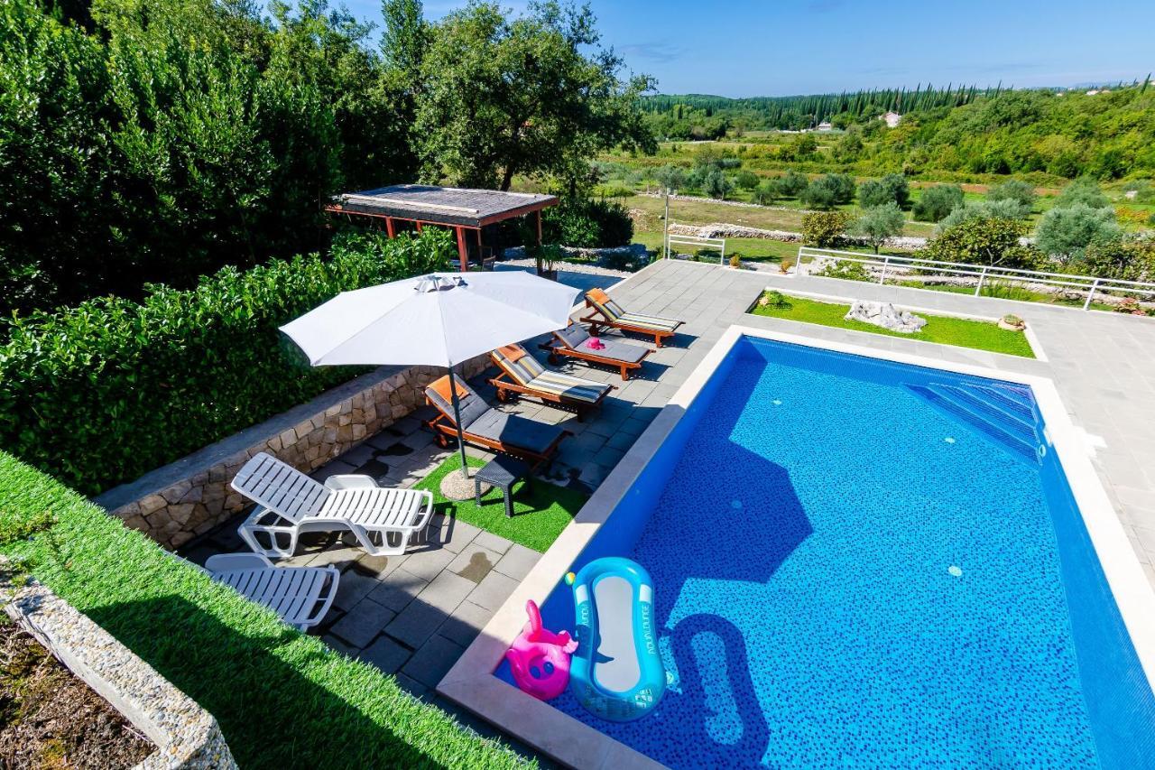 Villa Oasis Cypress Čilipi Exteriér fotografie